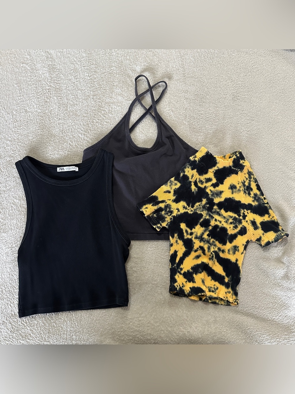 Set of three black and yellow crop top bundle Zara American Eagle